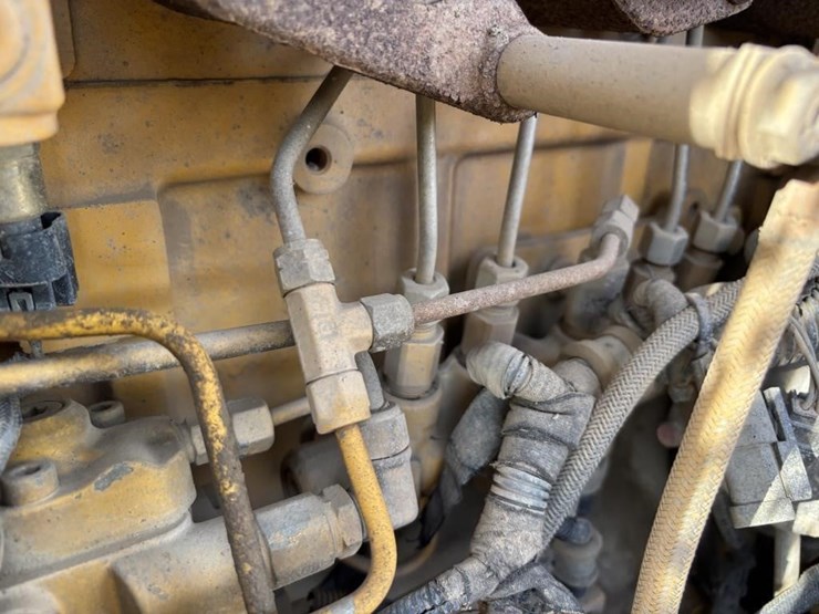 2010-deere-210lj-image-57