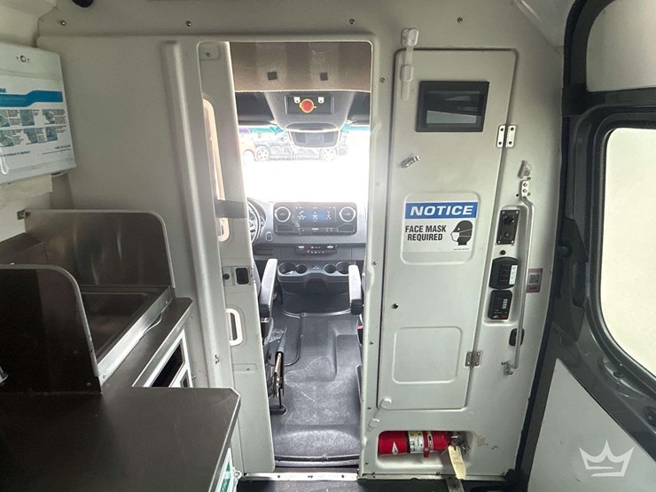2021-mercedes-benz-sprinter-4500-image-33