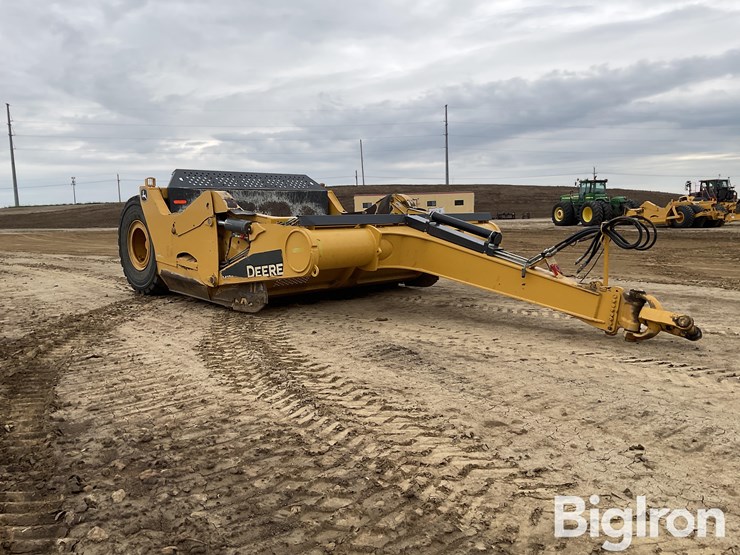 2020-deere-2412e-image-3