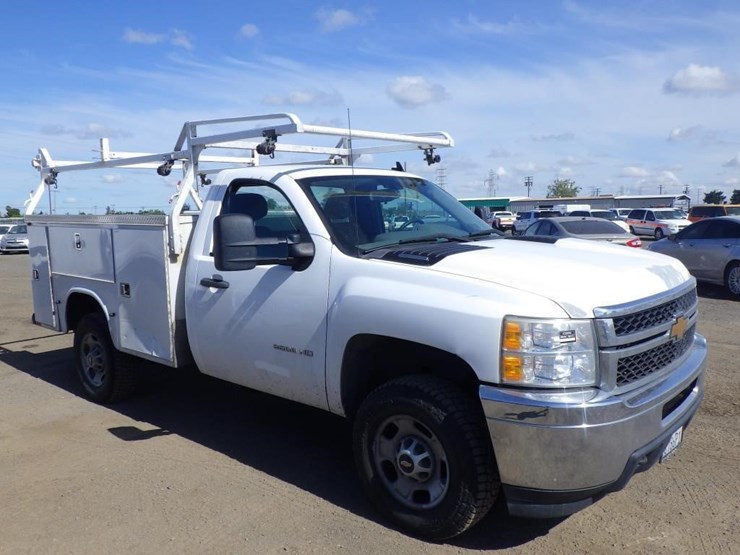 2014-chevrolet-2500-image-2