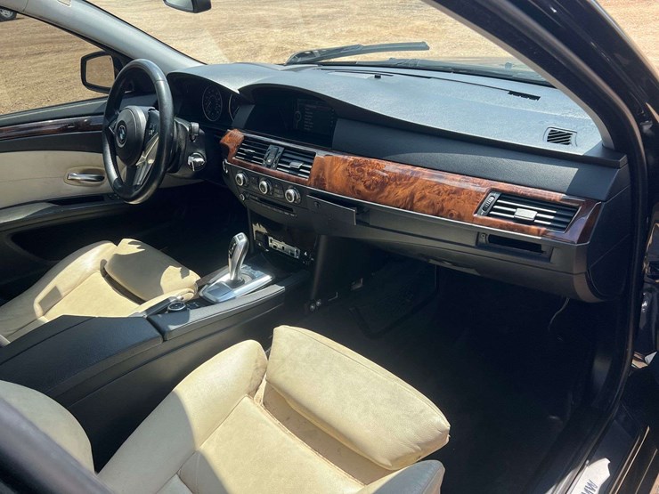 2010-bmw-535i-4-door-sedan-(171,524-miles)-image-19