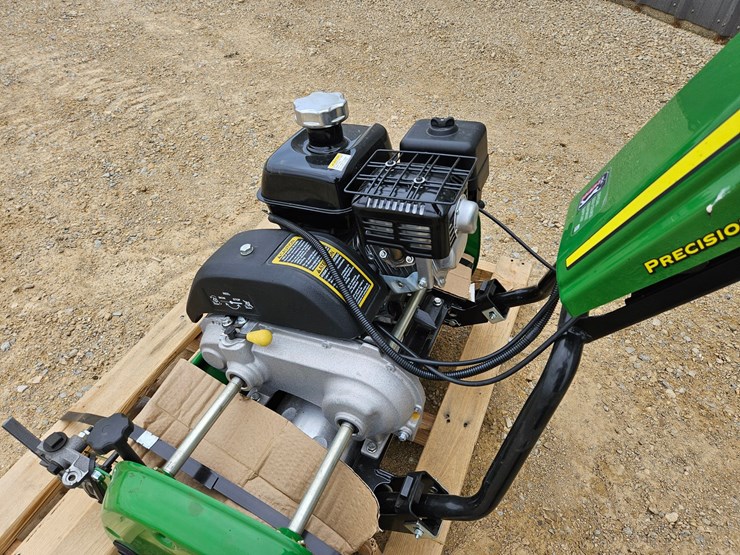 2026-john-deere-260sl-image-18