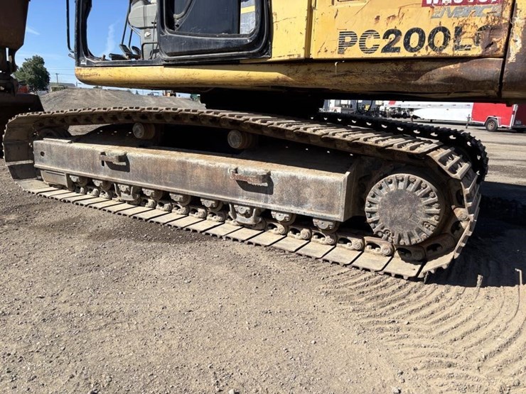 komatsu-pc200-l-image-23