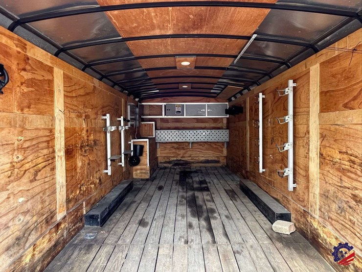 2016-sure-trac-t/a-enclosed-landscaping-tag-trailer-image-31