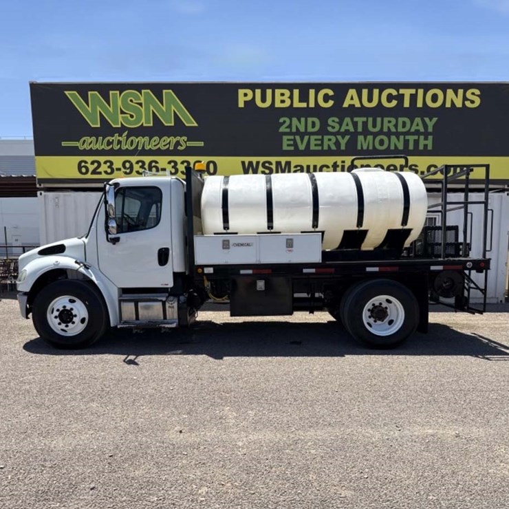 2013 FREIGHTLINER M2 106