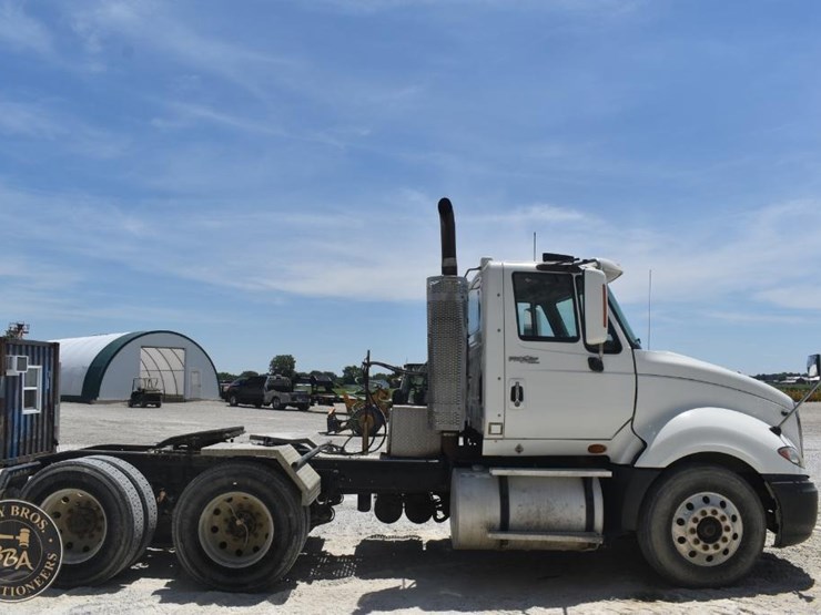 2010-international-prostar-image-6