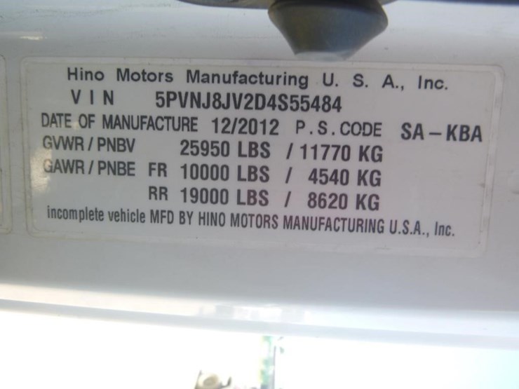 2013-hino-268-image-35