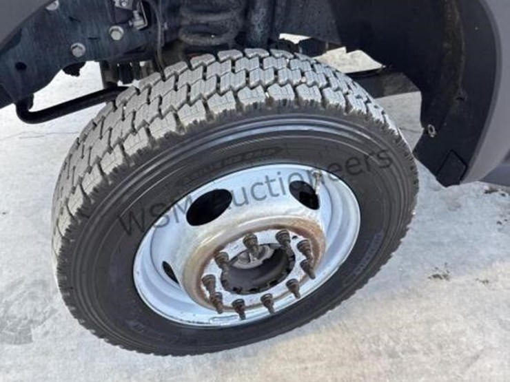 2016-ford-f550-image-5