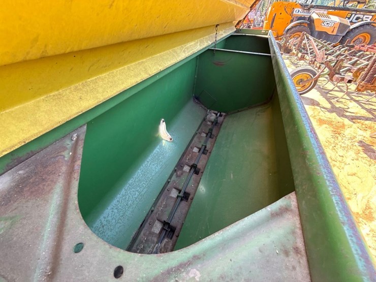 john-deere-8-image-5