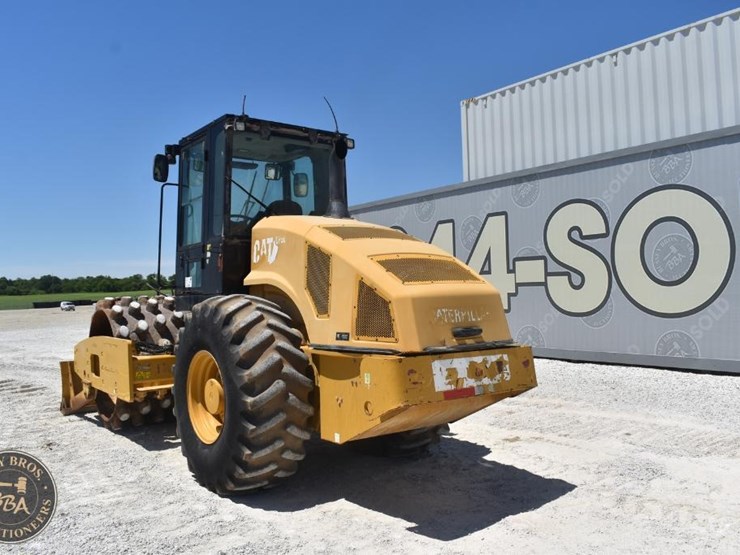 2012-caterpillar-cp56-image-15