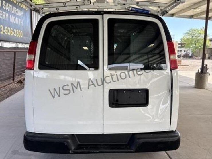 2016-chevrolet-express-2500-image-8