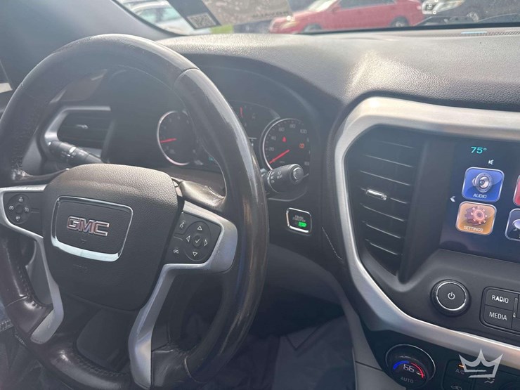 2018-gmc-acadia-image-12