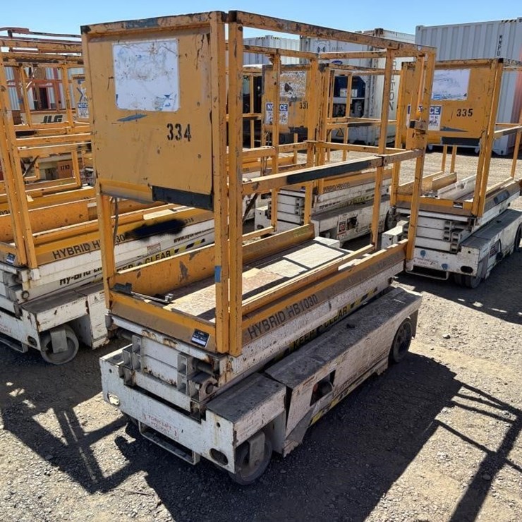 2005 CUSTOM EQUIPMENT HB1030