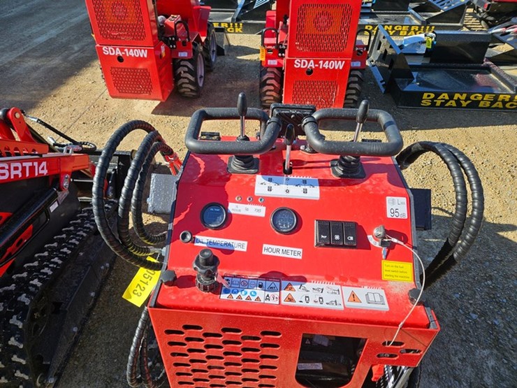 #5123-•-2026-agt-ysrt14-mini-skid-loader-image-15