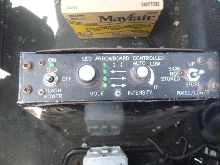 2009-international-durastar-4400-image-13