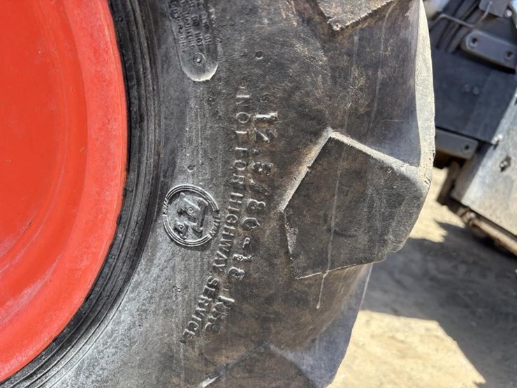 2018-kubota-m5-111d-image-15