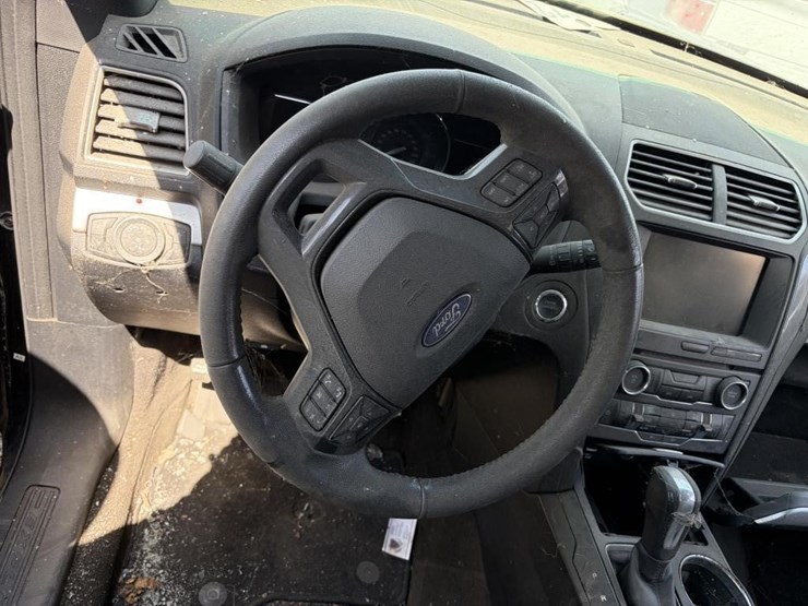 2016-ford-explorer-xlt-image-14