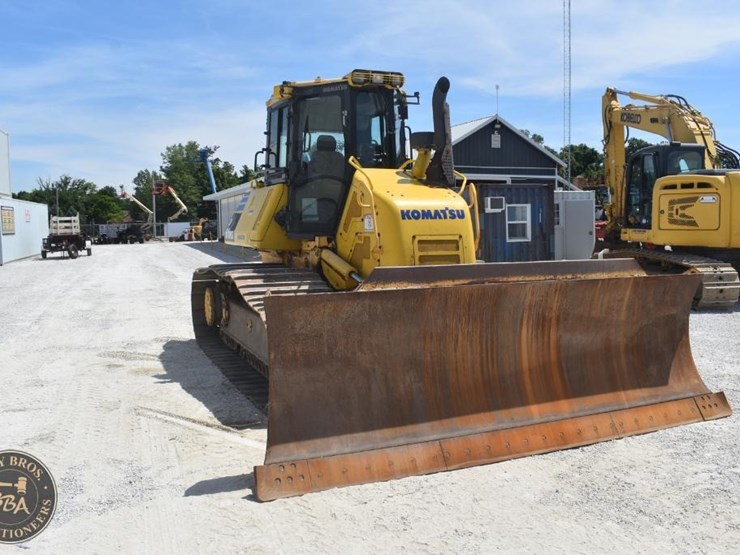 2016-komatsu-d61pxi-24-image-23