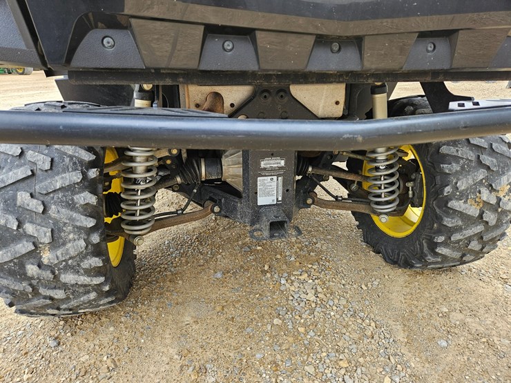 john-deere-gator-image-15