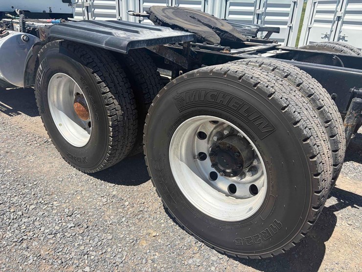 2020-kenworth-t680-image-8