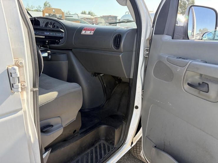 2008-ford-e350-sd-image-9