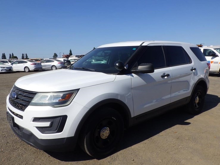 2016-ford-explorer-image-1