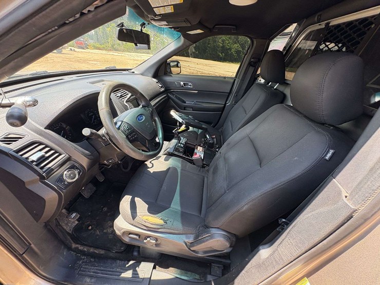 2017-ford-explorer-police-interceptor-image-12