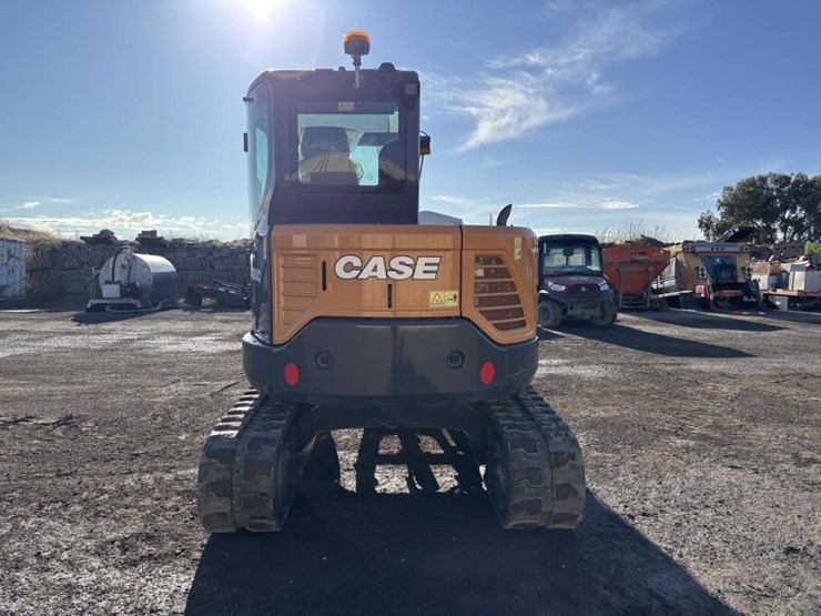 2024-case-cx60c-image-8