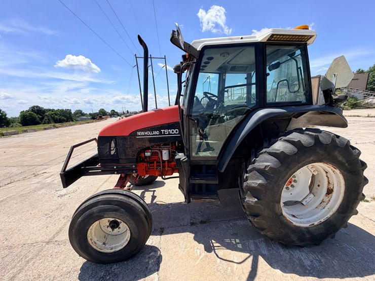 2000-new-holland-ts100-image-10