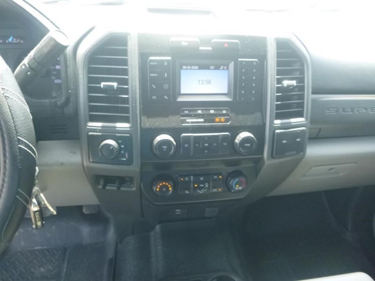 2020-ford-f350-image-15