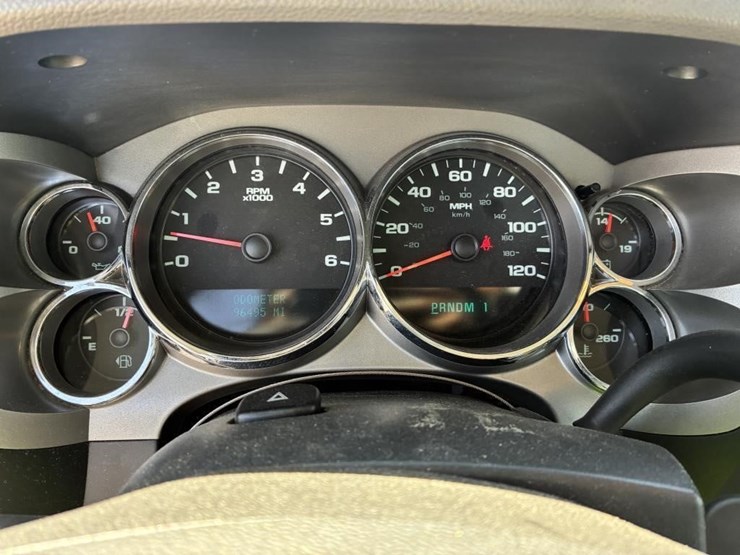 2012-gmc-2500hd-image-15