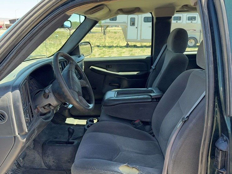 2005-chevrolet-silverado-3500-ls-image-22