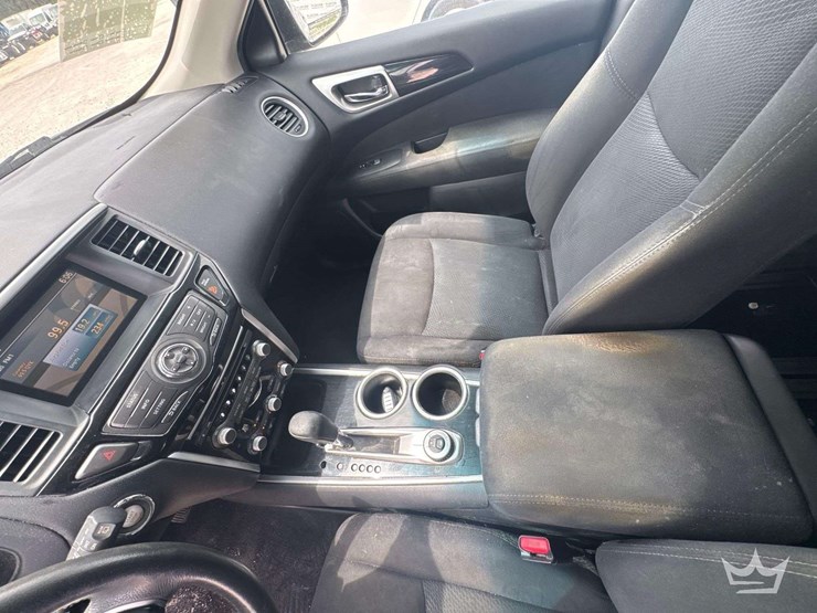 2016-nissan-pathfinder-image-15