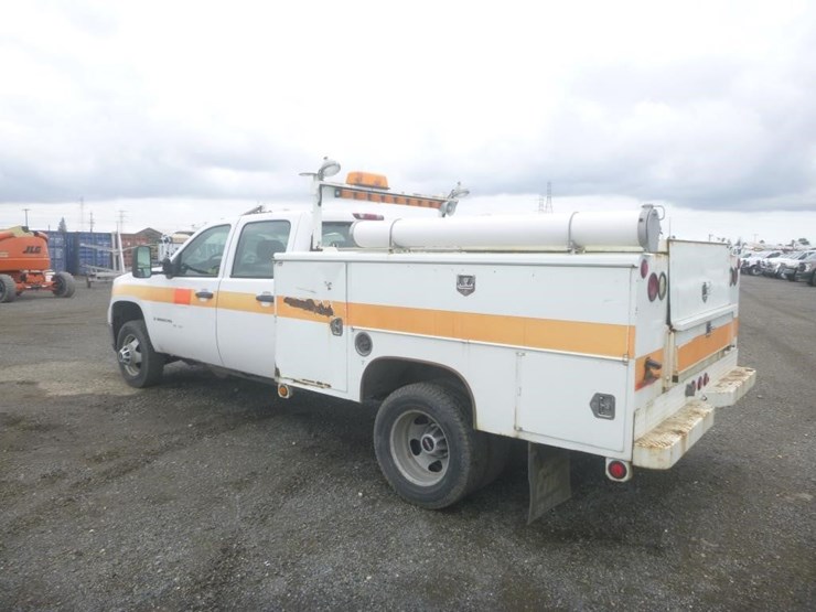 2008-gmc-3500-image-4