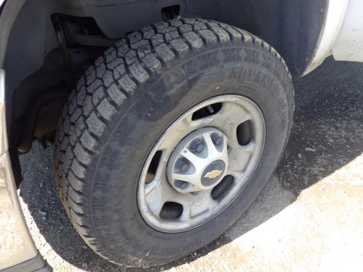 2014-chevrolet-2500-image-13