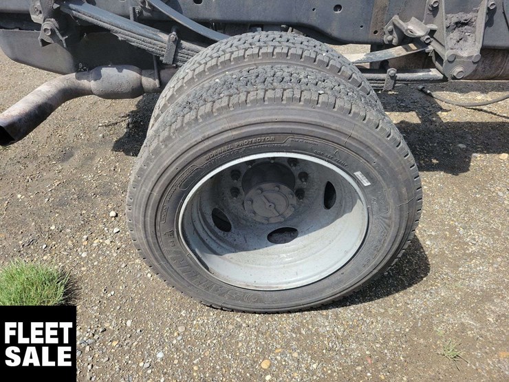 2021-ford-f550-image-11