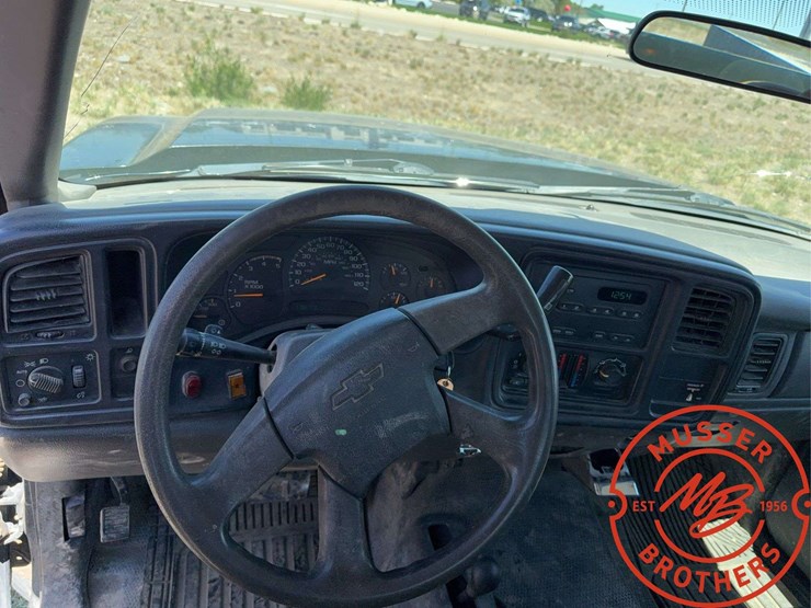 2005-chevrolet-silverado-3500-ls-image-24