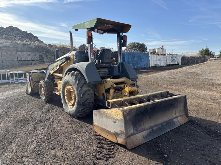 2010-deere-210lj-image-4