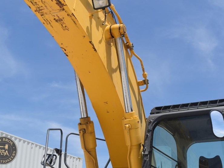 2014-kobelco-sk260sr-lc-3-image-33