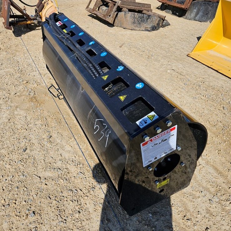 #5110 • AGT Mower King SSVR72 Vibratory Roller