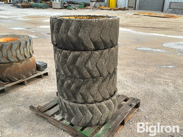 skid-steer-demolition-tires-image-12