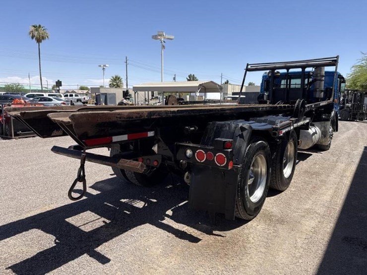 1995-peterbilt-320-image-7