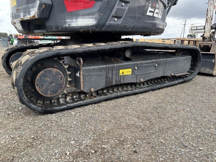 2021-bobcat-e26-image-23