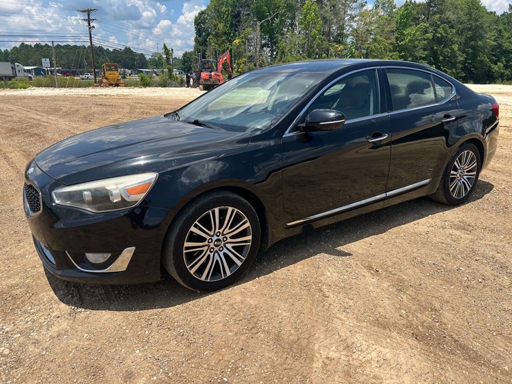 2014-kia-cadenza-4-door-sedan-(155,518-miles)-image-1