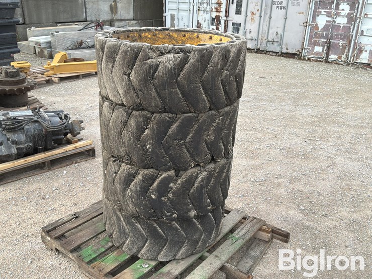 skid-steer-demolition-tires-image-3