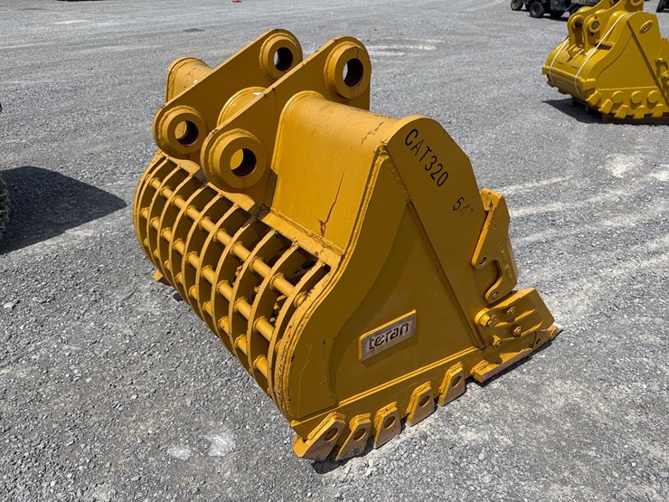 caterpillar-320-image-3