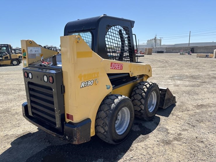 2019-gehl-r190-image-3