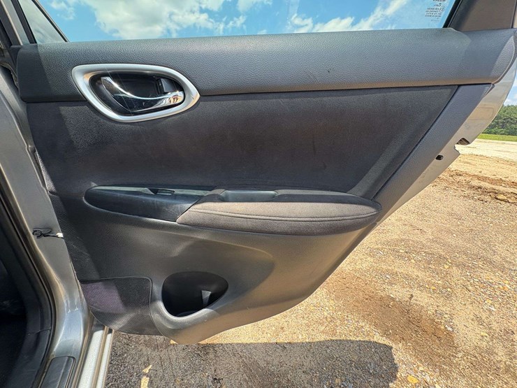 2013-nissan-sentra-4-door-sedan-(163,899-miles)-image-20