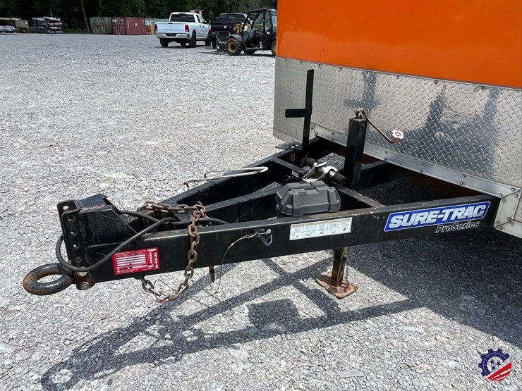 2016-sure-trac-t/a-enclosed-landscaping-tag-trailer-image-15
