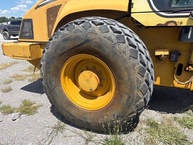 caterpillar-cs-563e-image-10